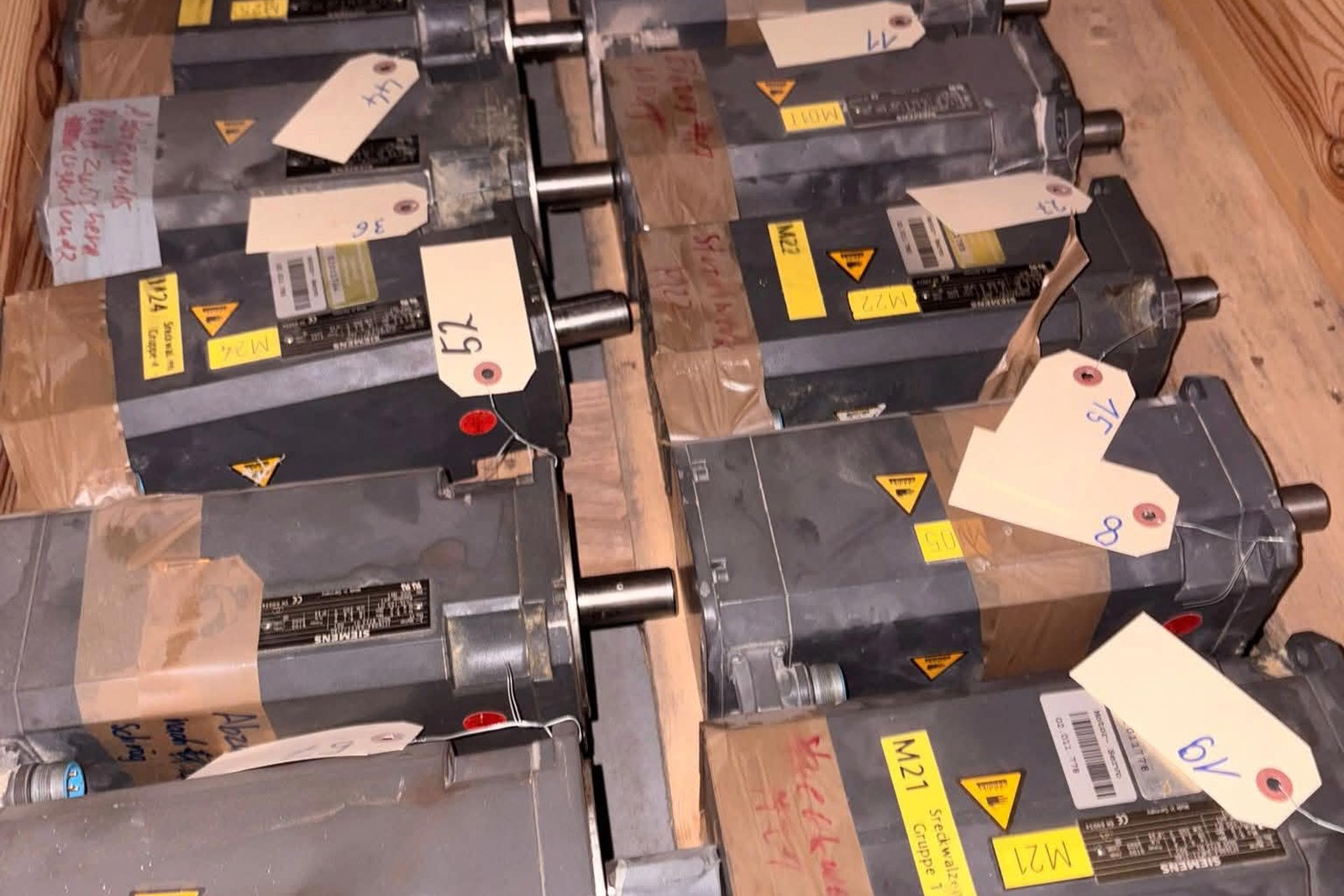 Siemens Servomotoren in der Transportkiste